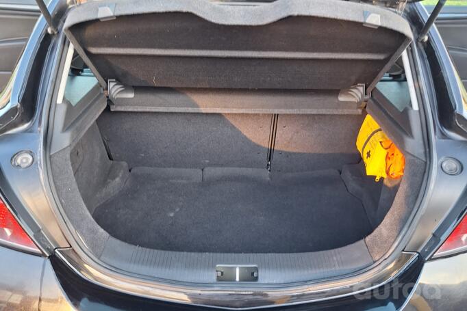 Opel Astra H Hatchback