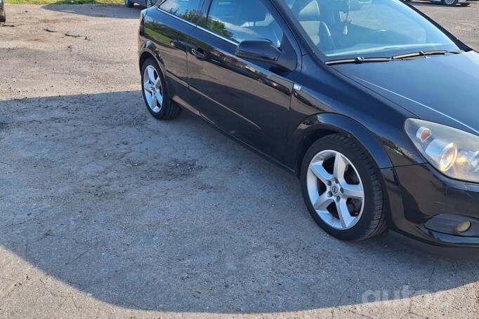 Opel Astra H Hatchback