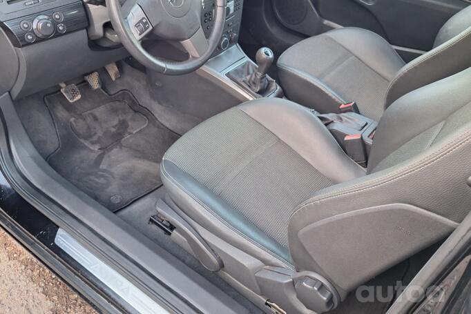 Opel Astra H Hatchback