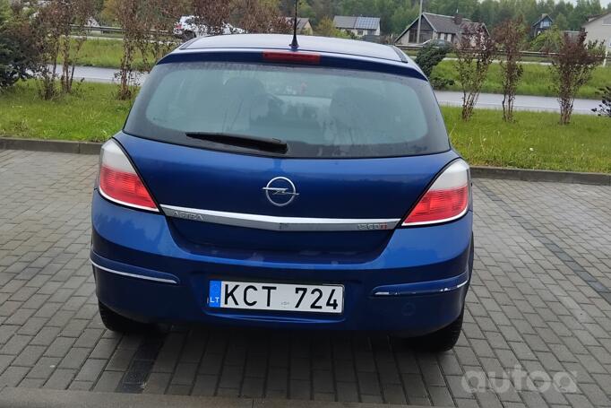 Opel Astra H Hatchback