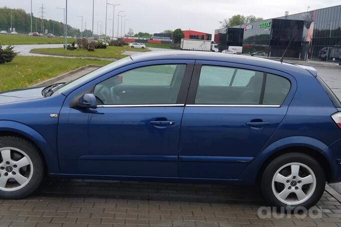 Opel Astra H Hatchback