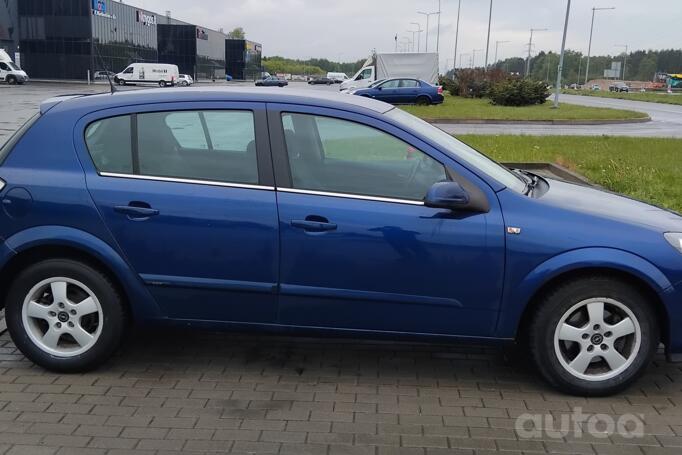 Opel Astra H Hatchback