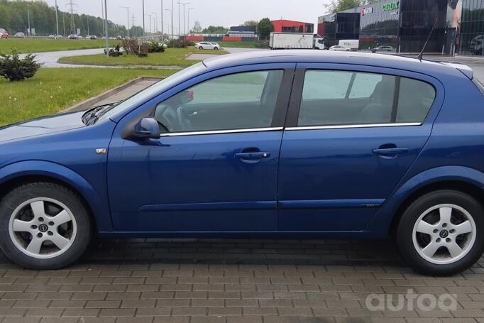 Opel Astra H Hatchback