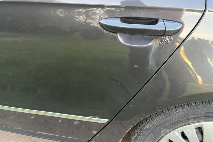 Volkswagen Passat B6 wagon 5-doors