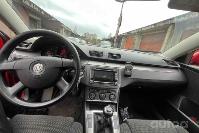 Volkswagen Passat B6 wagon 5-doors