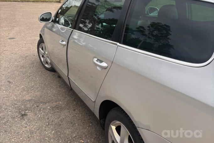 Volkswagen Passat B6 wagon 5-doors