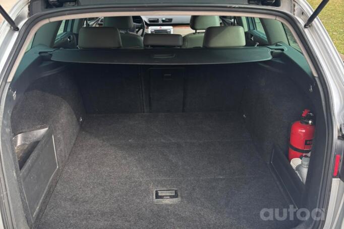 Volkswagen Passat B6 wagon 5-doors