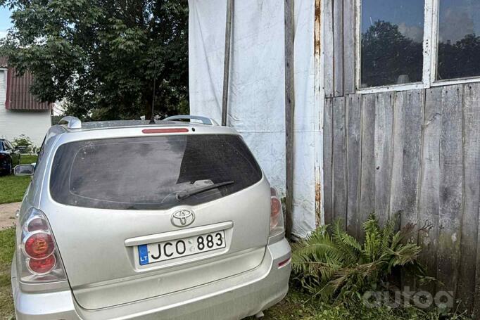 Toyota Corolla Verso 1 generation Minivan