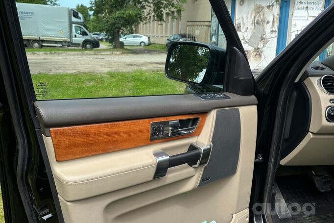 Land Rover Discovery 4 generation SUV