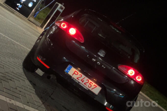 SEAT Leon 2 generation Hatchback 5-doors