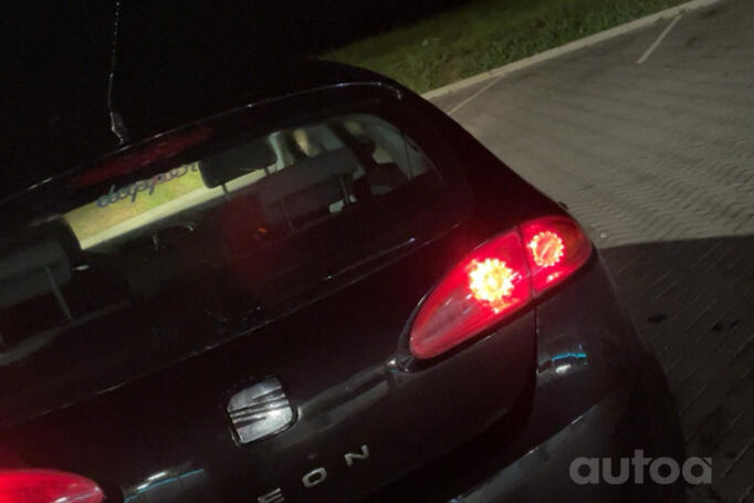 SEAT Leon 2 generation Hatchback 5-doors
