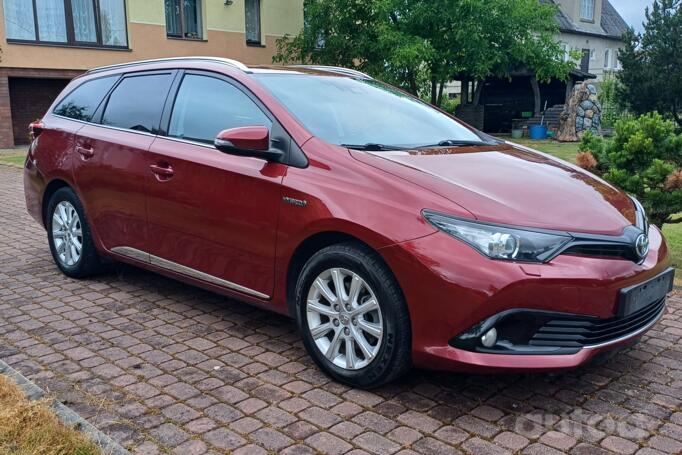 Toyota Auris 2 generation [restyling]