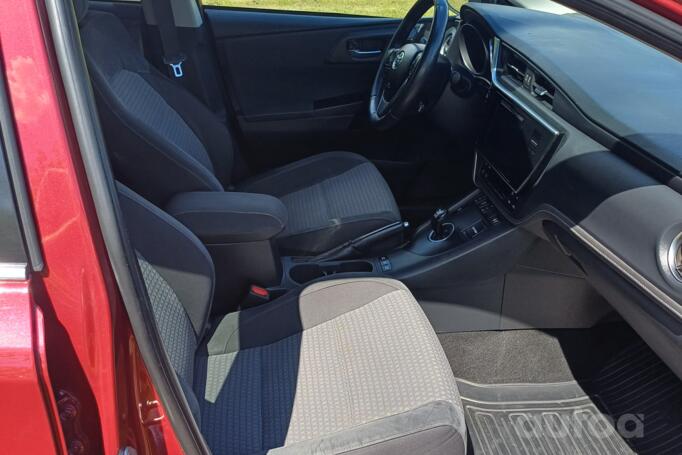 Toyota Auris 2 generation [restyling]