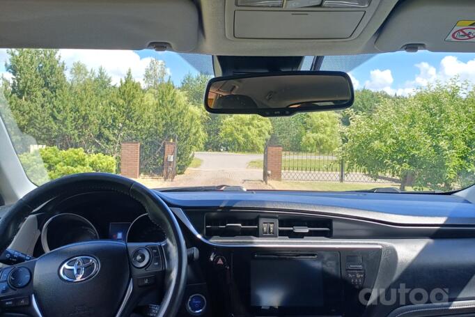 Toyota Auris 2 generation [restyling]