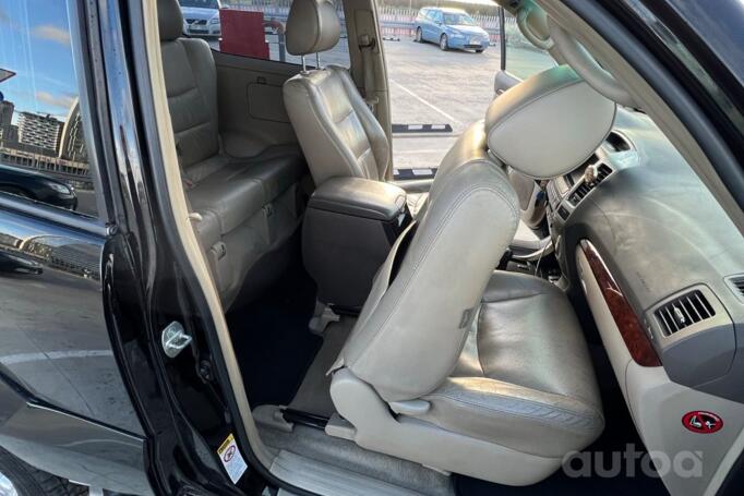 Toyota Land Cruiser 100 Series [2th restyling]