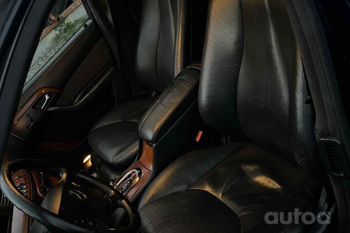 Mercedes-Benz S-Class W220 Sedan