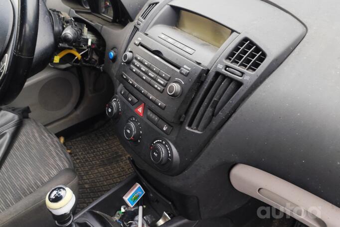 Kia Cee'd 1 generation Hatchback 5-doors