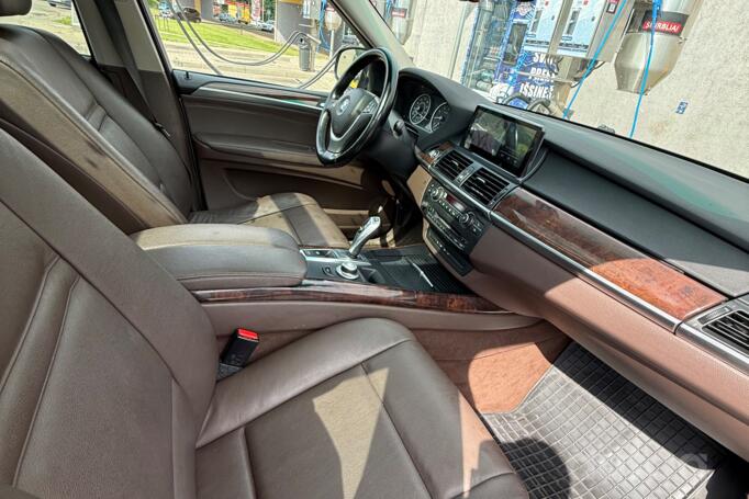 BMW X5 E70 Crossover