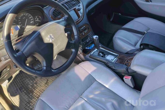 Peugeot 607