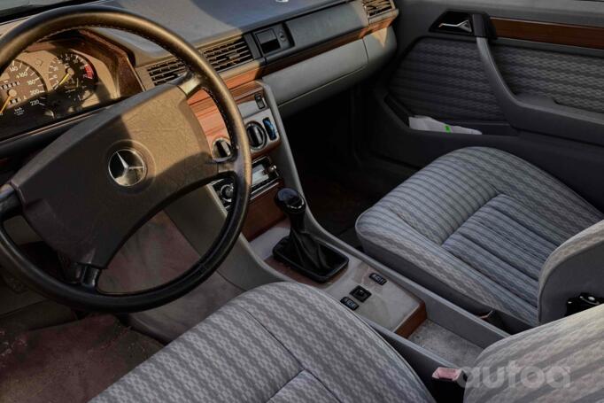 Mercedes-Benz W124