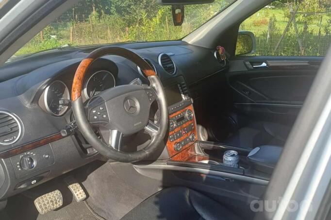 Mercedes-Benz GL-Class X164 SUV