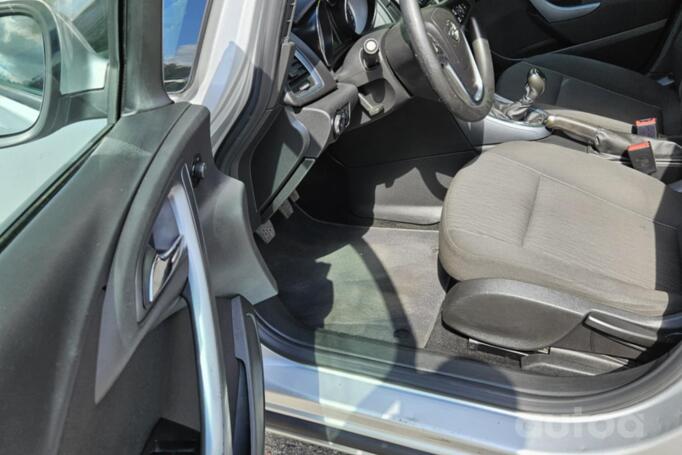 Opel Astra J [restyling] Sports Tourer wagon 5-doors