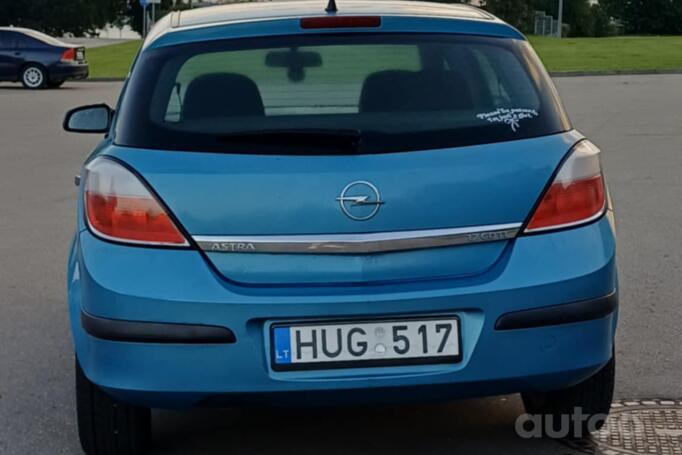 Opel Astra H Hatchback