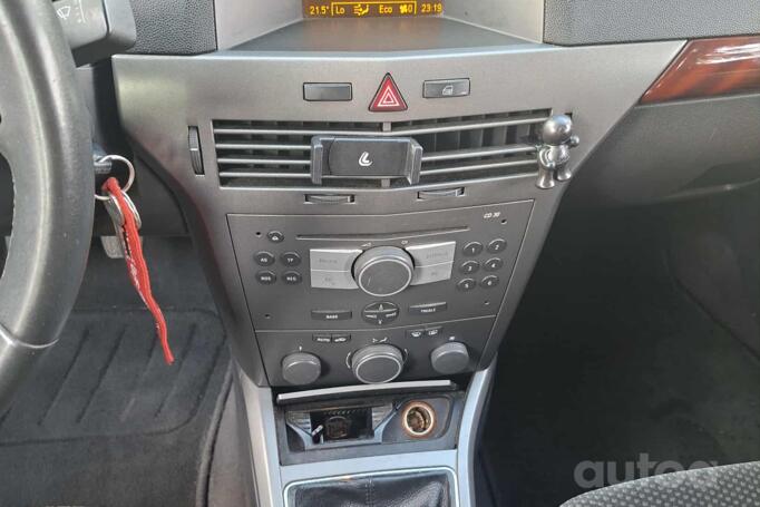Opel Astra H Hatchback