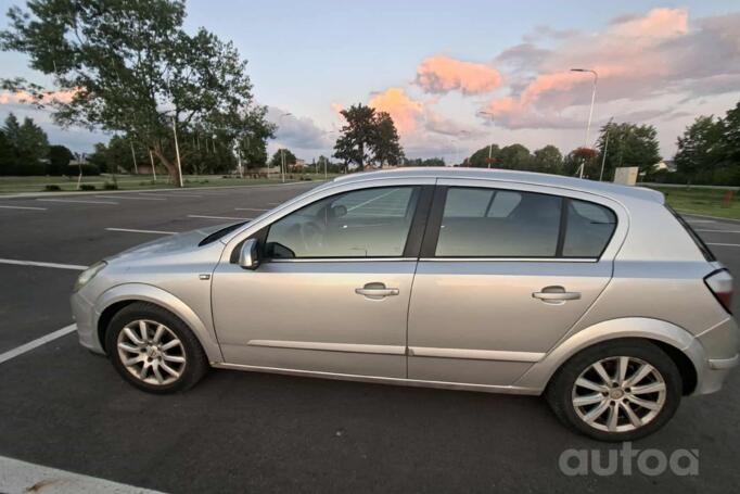 Opel Astra H Hatchback