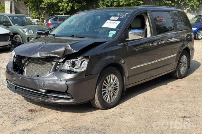 Chrysler Town & Country 5 generation [restyling]