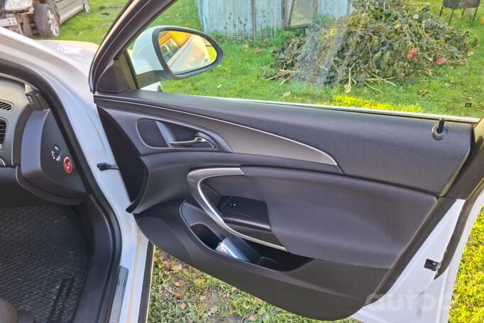 Opel Insignia A Sports Tourer OPC wagon 5-doors