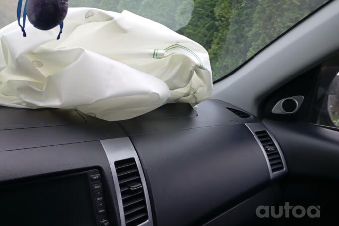 Peugeot 4007 1 generation Crossover