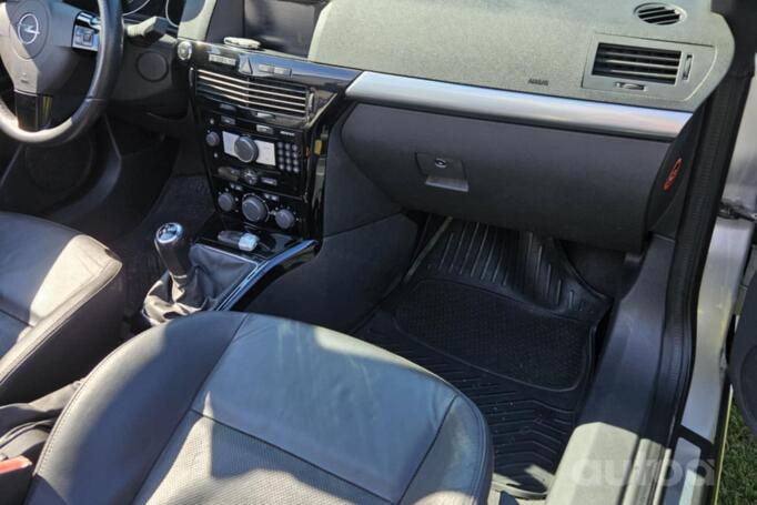 Opel Astra H [restyling]