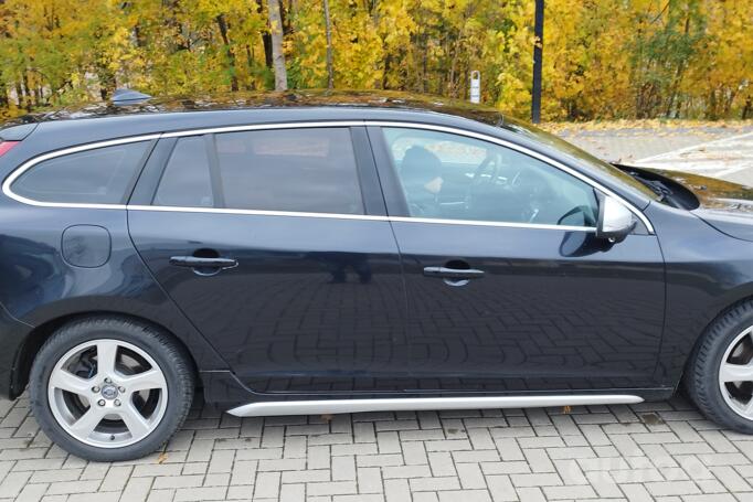 Volvo V60 1 generation wagon
