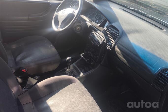 Opel Zafira A Minivan 5-doors