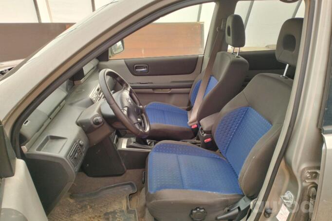 Nissan X-Trail T30 Crossover