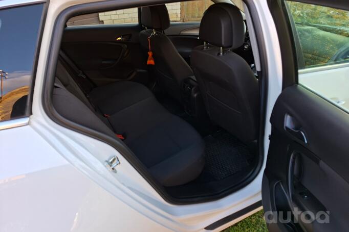 Opel Insignia A Sports Tourer OPC wagon 5-doors