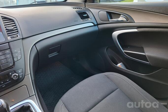 Opel Insignia A Sports Tourer OPC wagon 5-doors