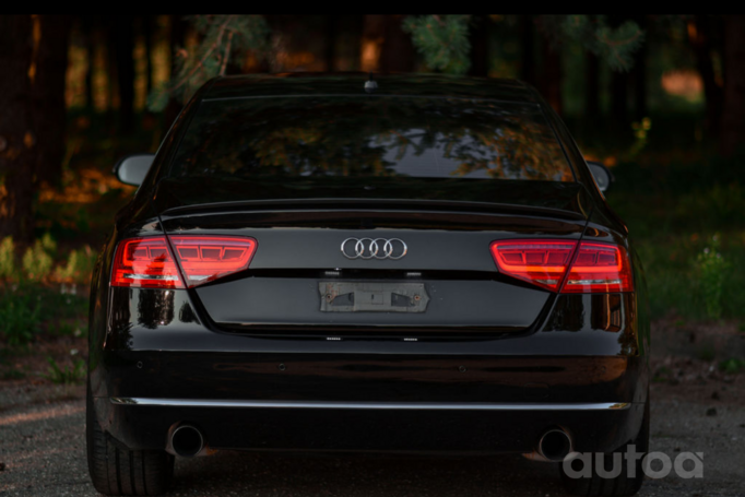 Audi A8 D4/4H Sedan