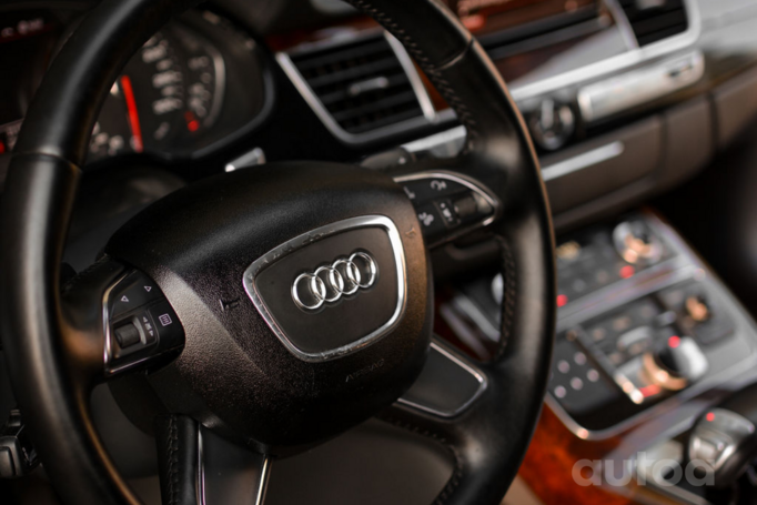 Audi A8 D4/4H Sedan