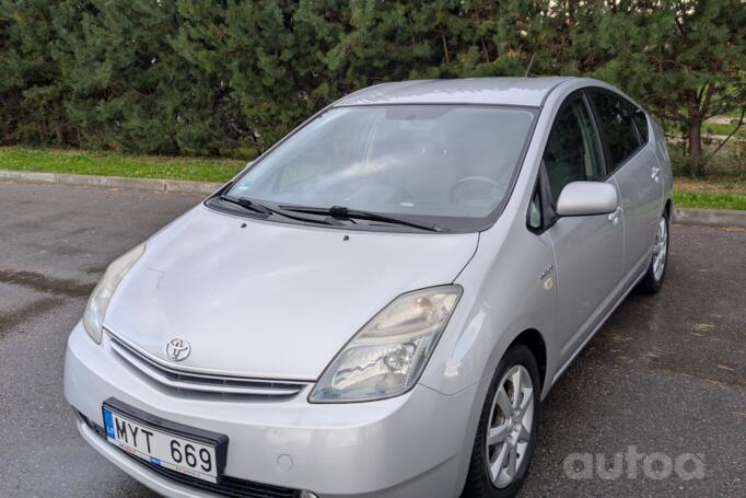 Toyota Prius 2 generation Hatchback
