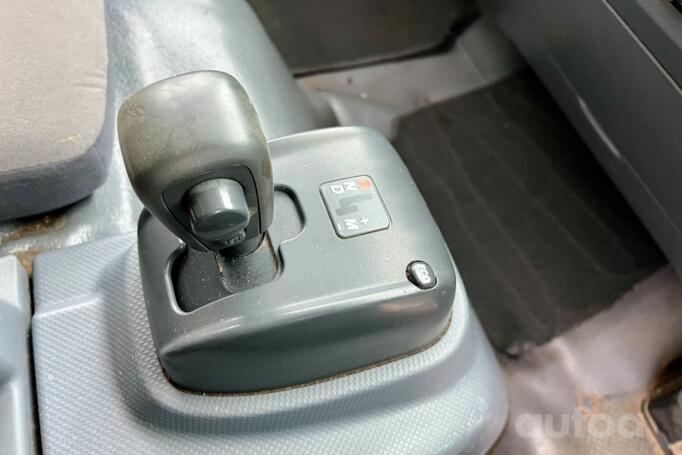 Isuzu MU-7 1 generation