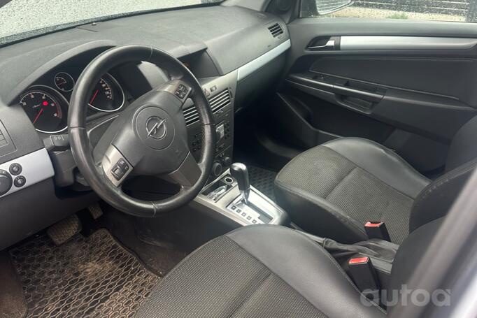 Opel Astra H Hatchback