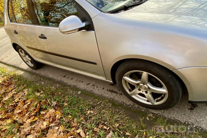 Volkswagen Golf 5 generation Hatchback 5-doors