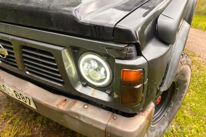 Nissan Patrol Y60 SUV 5-doors