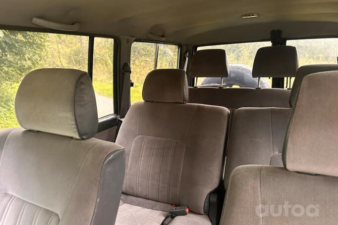 Nissan Patrol Y60 SUV 5-doors