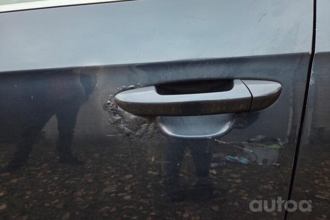 Volkswagen Passat B6 Sedan 4-doors