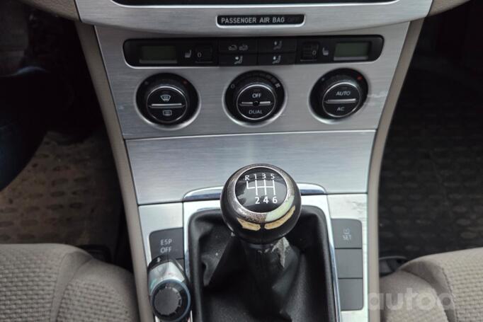 Volkswagen Passat B6 Sedan 4-doors