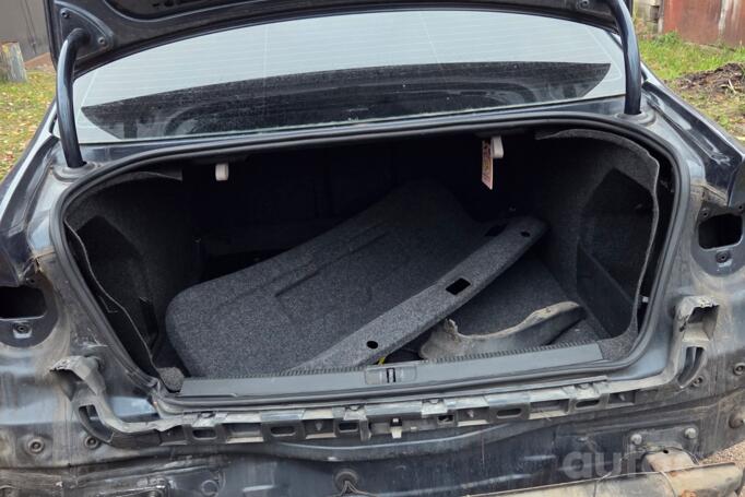 Volkswagen Passat B6 Sedan 4-doors