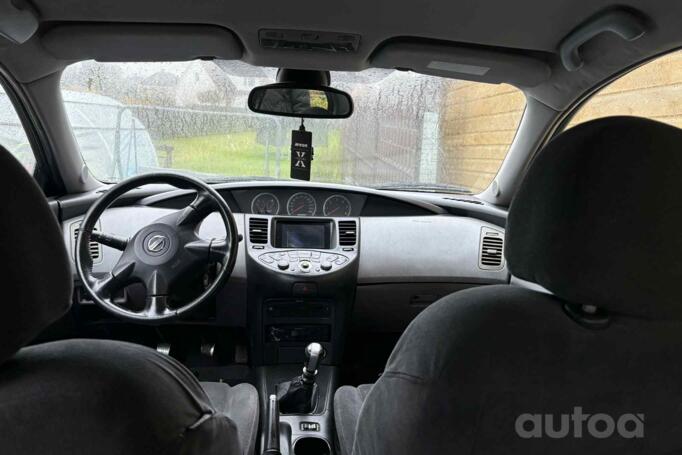 Nissan Primera P11 Sedan